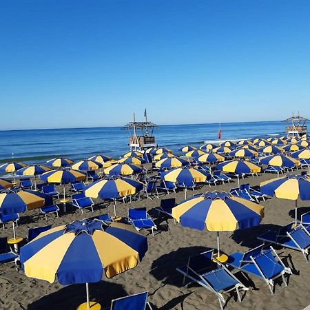 Hotel Tirreno Latina Esterno foto