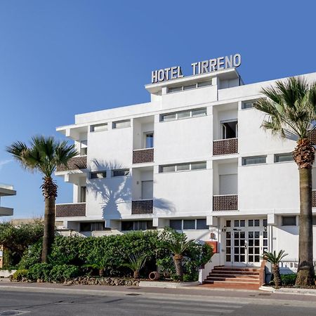 Hotel Tirreno Latina Esterno foto