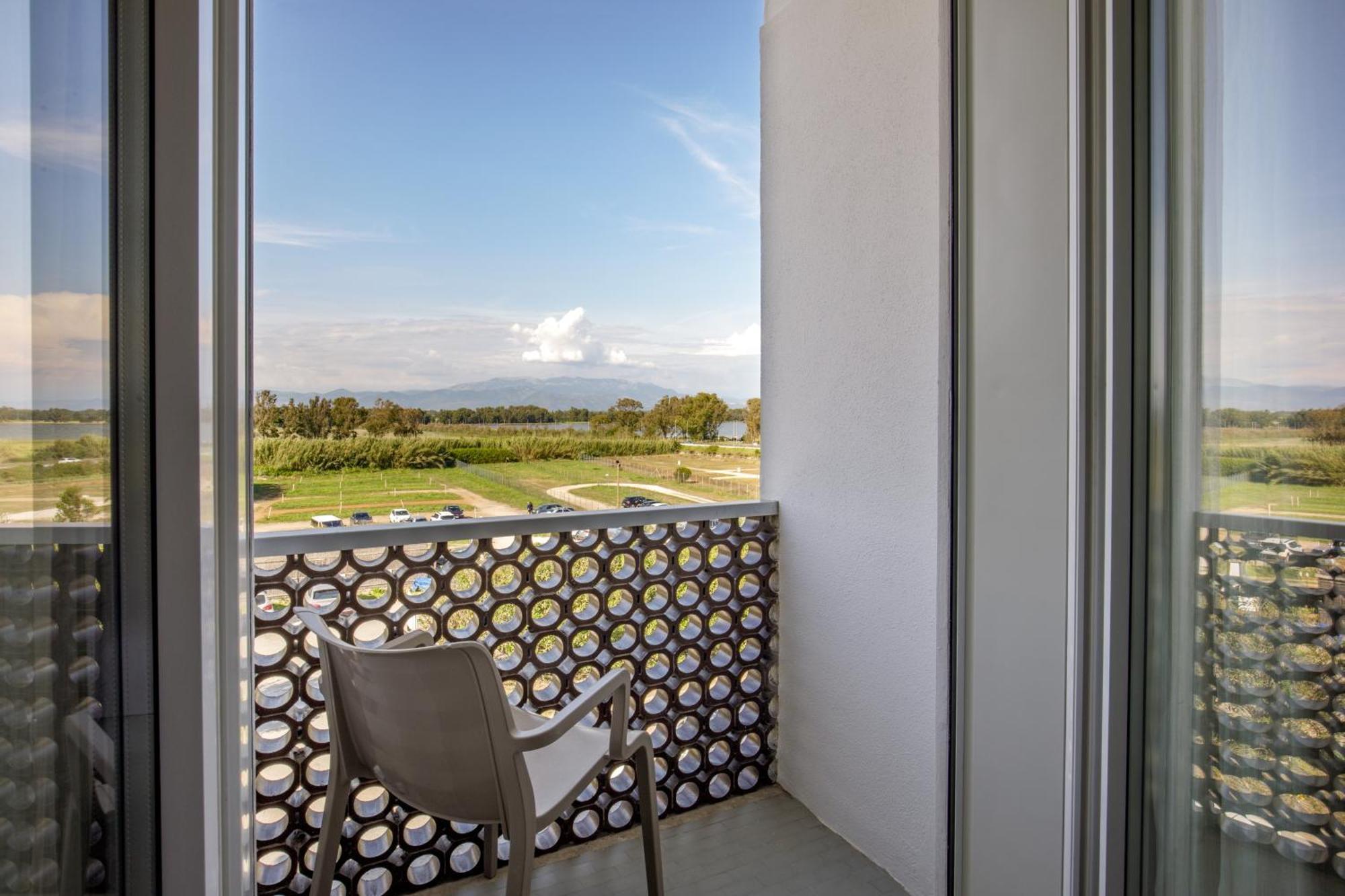 Hotel Tirreno Latina Esterno foto