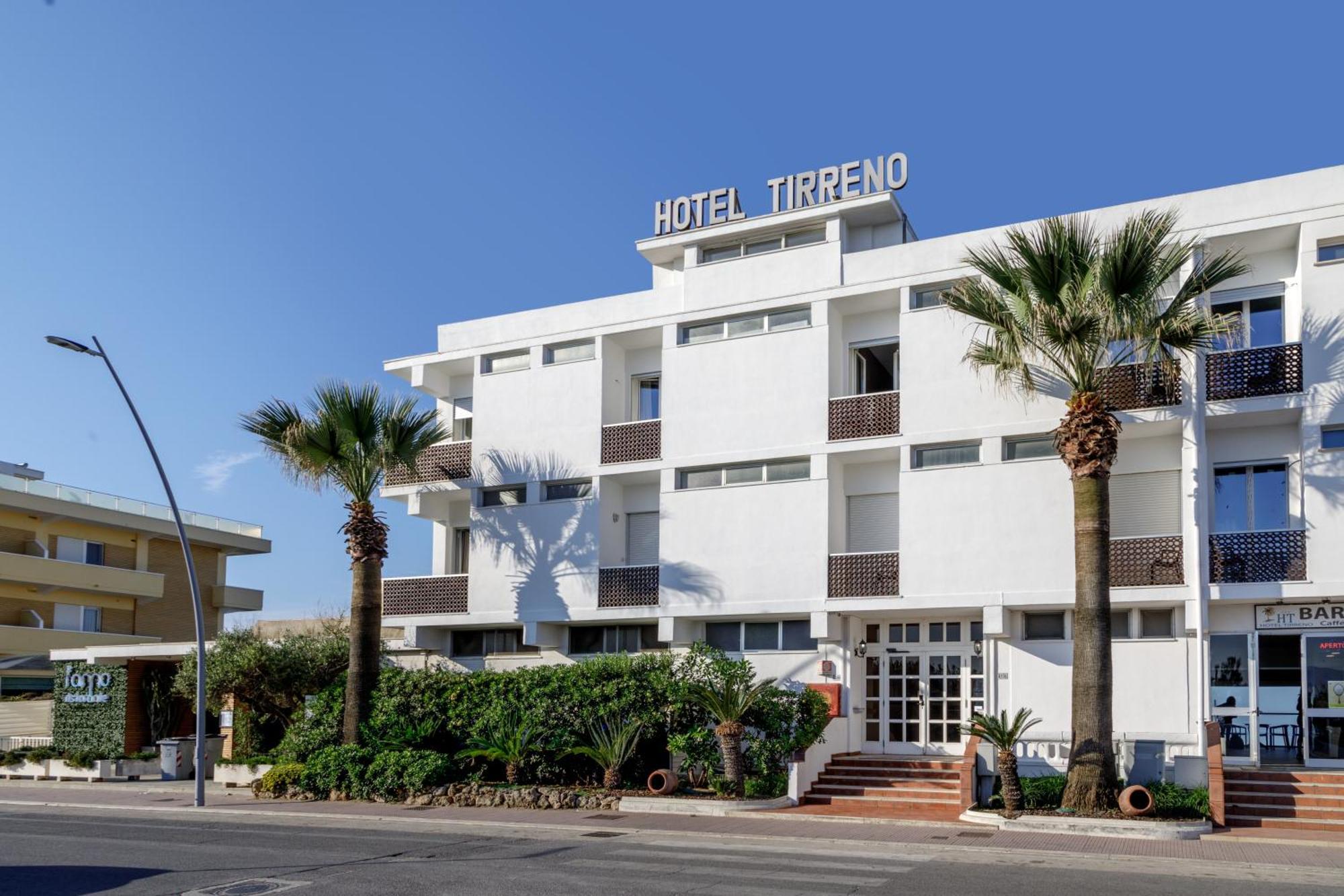 Hotel Tirreno Latina Esterno foto